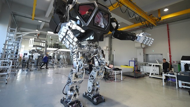 Γνωρίστε το Method-2, το πρώτο επανδρωμένο ρομπότ!