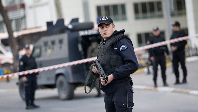 Κωνσταντινούπολη: Ρουκέτα εναντίον του Αρχηγείου της αστυνομίας – Δεν υπάρχουν τραυματίες