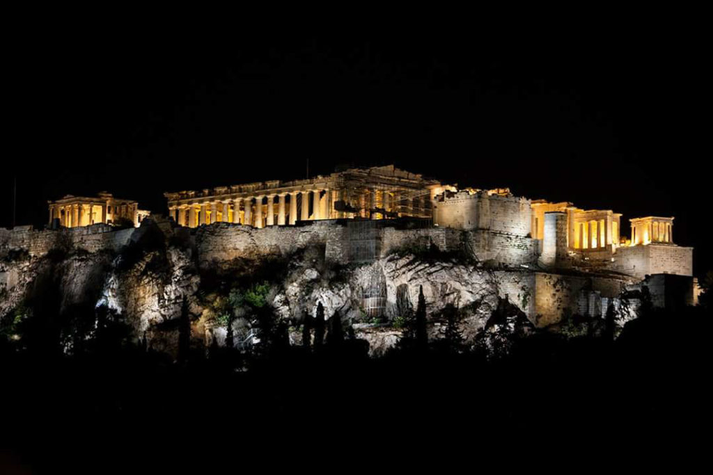 Με γιορτή στο Θησείο υποδέχεται η Αθήνα το 2017