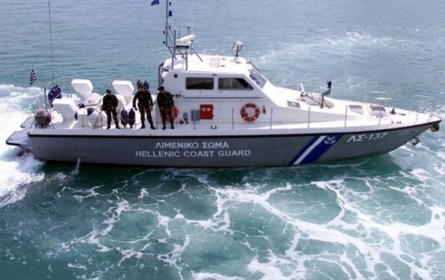 Ελευσίνα: Νέο περιστατικό με πλοίο που επικάθησε στα αβαθή – Επιχείρηση απορρύπανσης