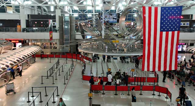 ΗΠΑ: Τεχνικό πρόβλημα «τίναξε στον αέρα» τις υπηρεσίες ελέγχου διαβατηρίων
