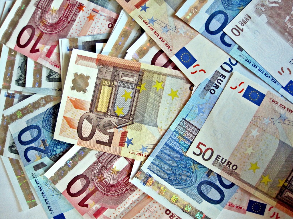 Κράτος και ιδιώτες χρωστούν 731,3 δις. ευρώ!