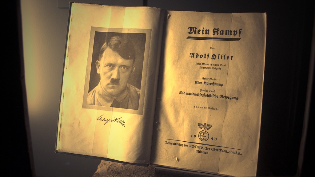 Γερμανία: «Σκίζει» σε πωλήσεις η σχολιασμένη επανέκδοση του «Mein Kampf» του Χίτλερ