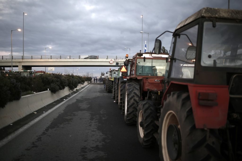 Προ ημερησίας στη Βουλή, ενόψει μπλόκων, ζητούν οι αγρότες