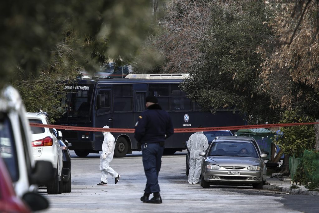 Οπλα και πυρομαχικά ανακάλυψε η αντιτρομοκρατική σε γιάφκα στον Άλιμο