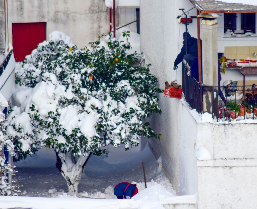 Προβλήματα από την κακοκαιρία σε Μακεδονία, Λάρισα και Οινούσσες