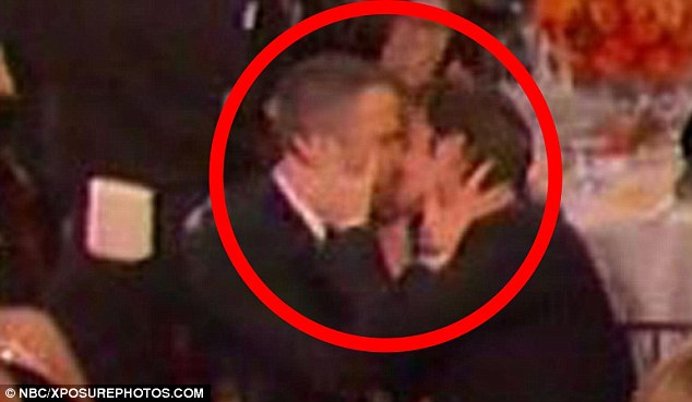 Χρυσές Σφαίρες: To καυτό φιλί του Ryan Reynolds στον Andrew Garfield(Video)