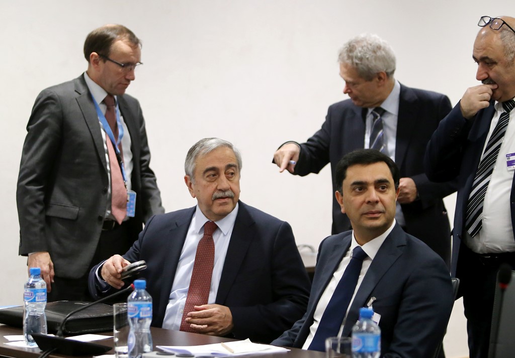 Κυπριακό: «Εκ περιτροπής προεδρία» ζητούν οι Τουρκοκύπριοι – Αναστασιάδης & Ακιντζί θα συζητήσουν το εδαφικό