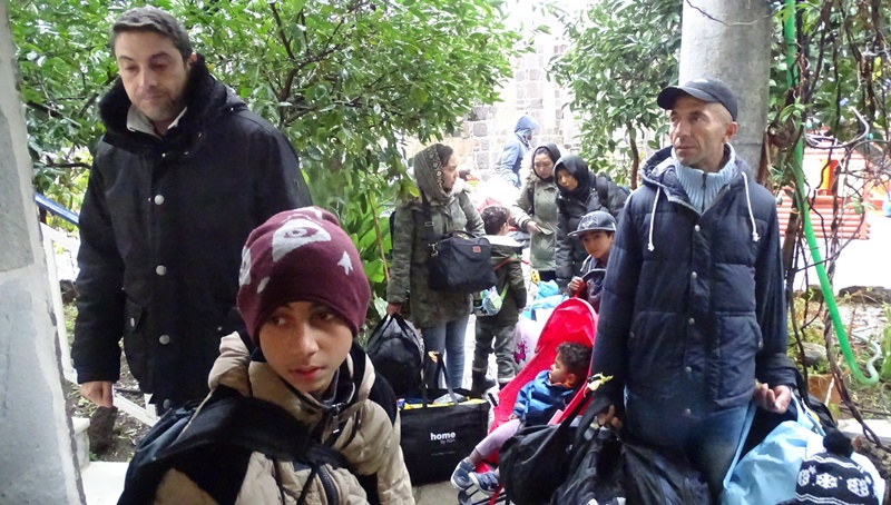 Μυτιλήνη: Με καθυστέρηση γίνεται η μεταφορά των προσφύγων στις ξενοδοχειακές μονάδες