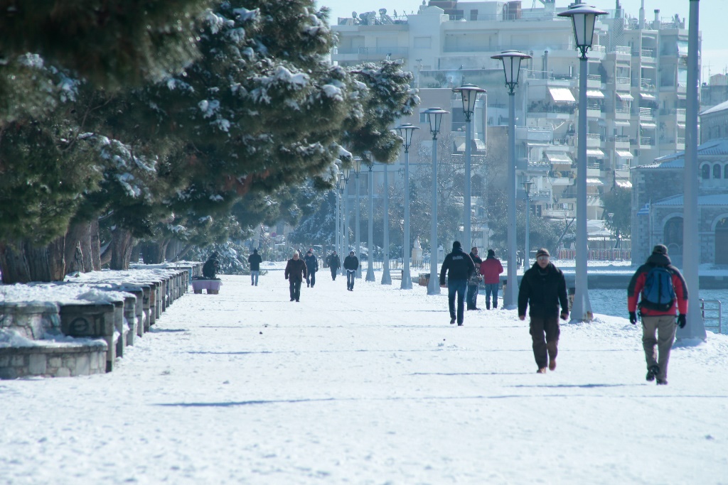 Βόλος: Χωρίς νερό για δεύτερη μέρα -Βράζουν… χιόνι οι κάτοικοι