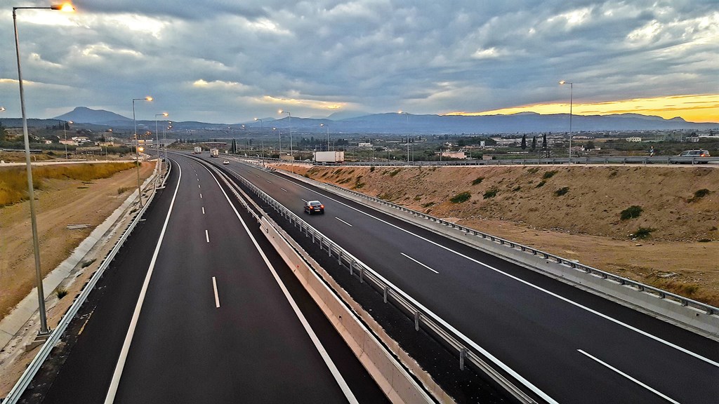 Διακοπή κυκλοφορίας στη νέα εθνική Κορίνθου-Πατρών το βράδυ της Δευτέρας