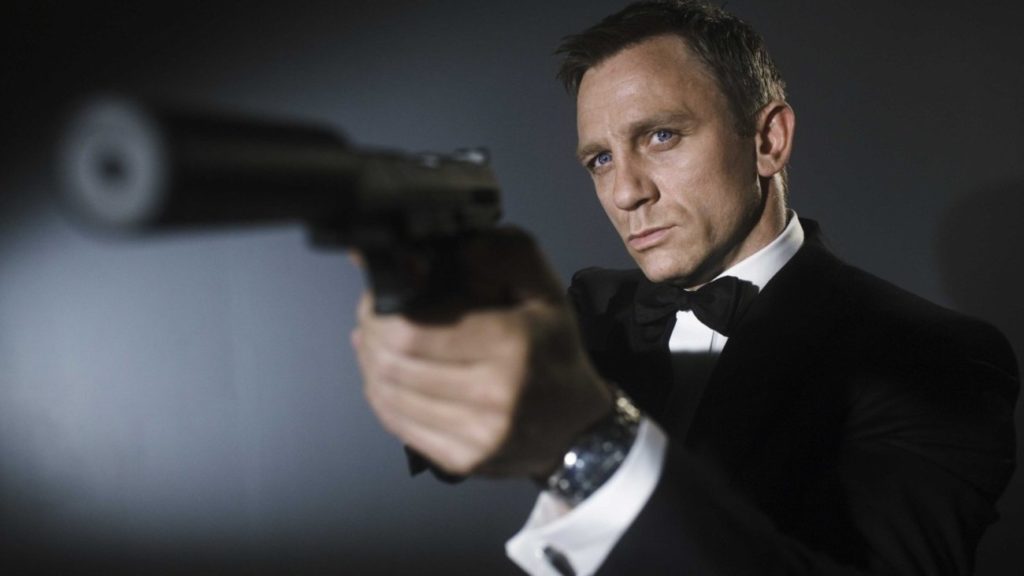 Ο απόλυτος πράκτορας 007, κινδυνεύει από …παθητικό κάπνισμα