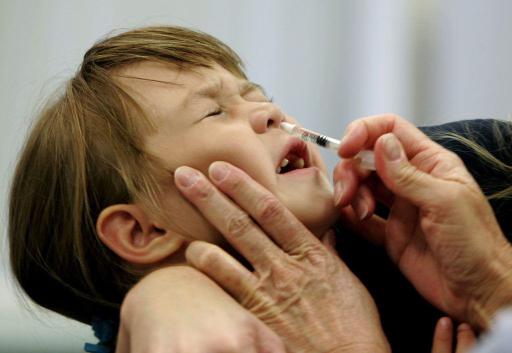Θερίζει η γρίπη σε Ελλάδα και Ευρώπη