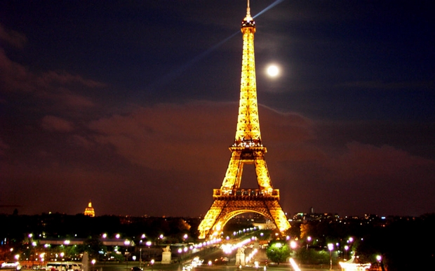 Παρίσι: «Λίφτινγκ» στον πύργο του Άιφελ