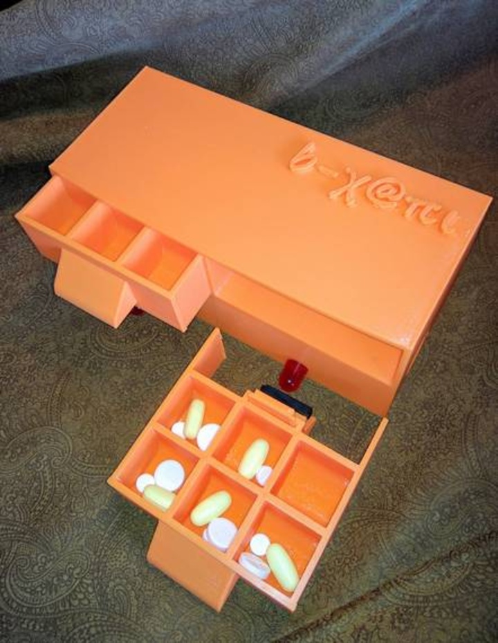 Ρόδος: Μαθητές έφτιαξαν «έξυπνο» κουτί, που σου λέει πότε να πάρεις τα χάπια σου!