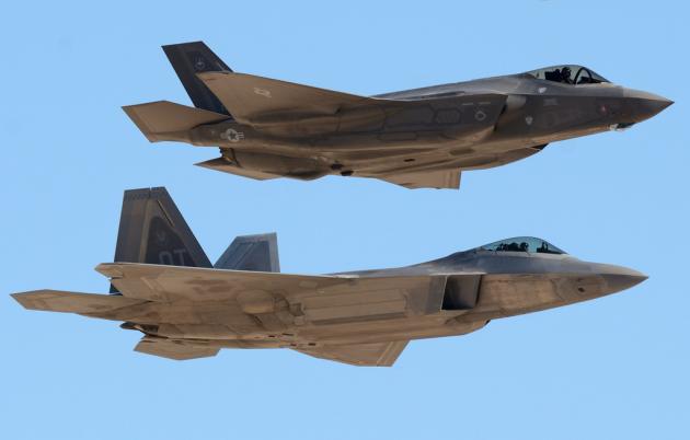 Ορκωμοσία Τραμπ: F-22 και F-35 πάνω από το Λευκό Οίκο