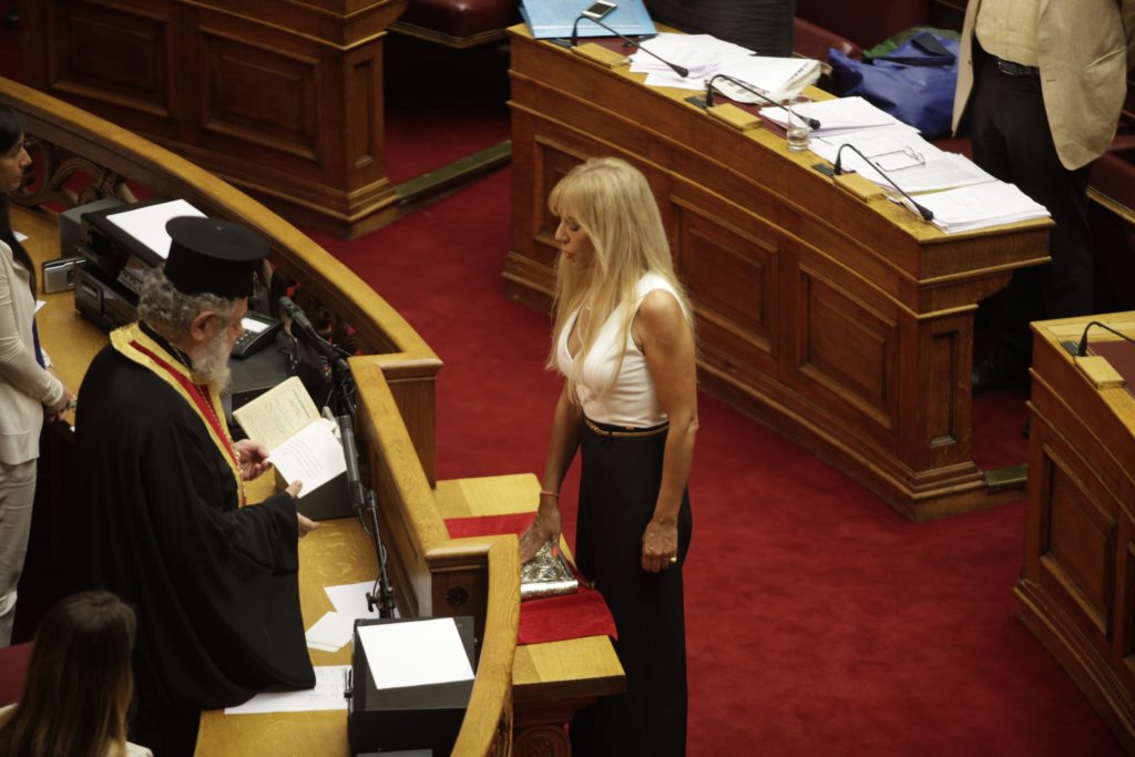 Αποχώρησε από τη ΝΔ η πρώην βουλευτής Μαρία Σταυρινούδη – Μίλησε για «παραμάγαζα και Γκρούεζες»