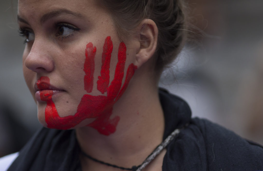 Ρωσία: Απίστευτο – Χωρίς τιμωρία περιστατικά ενδοοικογενειακής βίας, αν δεν υπάρχουν σοβαροί τραυματισμοί!