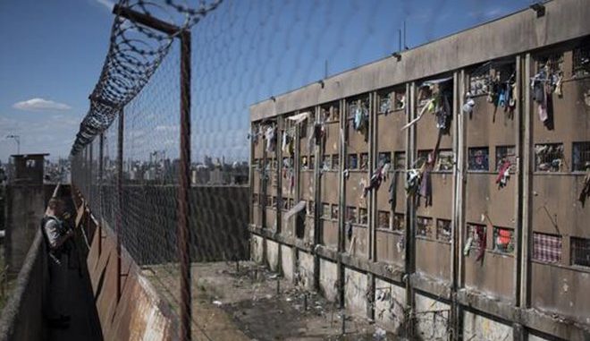 Φρίκη στη Βραζιλία: Κρατούμενοι τρώνε συγκρατούμενούς τους! (Photos)