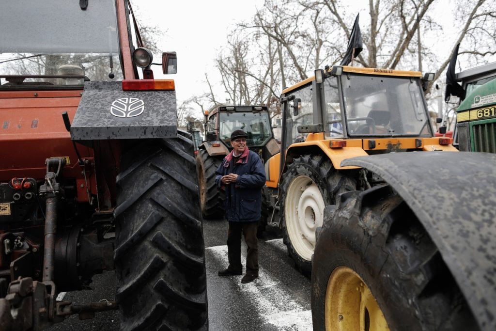 Απτόητοι οι αγρότες στη Β. Ελλάδα συνεχίζουν τις κινητοποιήσεις – Αποκλεισμοί και νέα μπλόκα