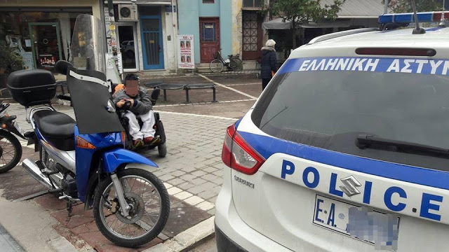 Ιωάννινα: Περιπολικό έκλεισε ράμπα για ΑμΕΑ