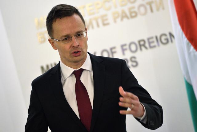 Η Ουγγαρία επιθυμεί στενότερες σχέσεις με ΗΠΑ και Ρωσία