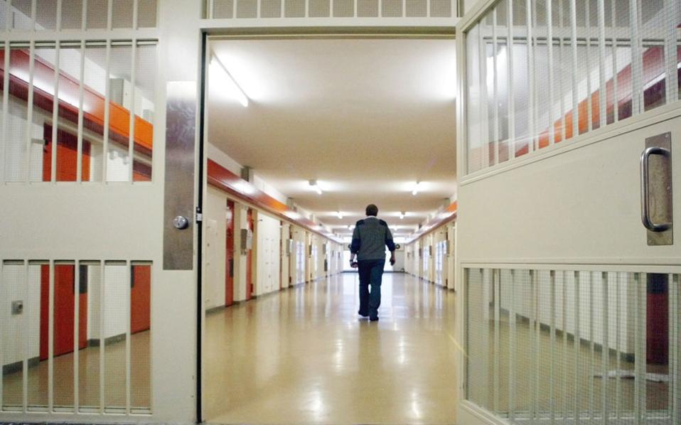 Θεσσαλονίκη: Στη φυλακή ο πανεπιστημιακός που δηλητηρίασε τη σύζυγό του και τη γιαγιά της