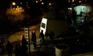 Κύπρος: Κρατήρας τριών μέτρων από έκρηξη σε αγωγό νερού, κατάπιε φορτηγό (Video)