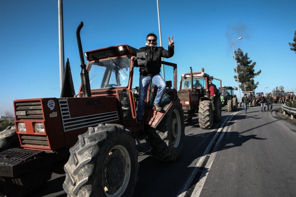 Αγροτικό: Άνοιξε το μπλόκο στην εθνική Λάρισας – Κοζάνης