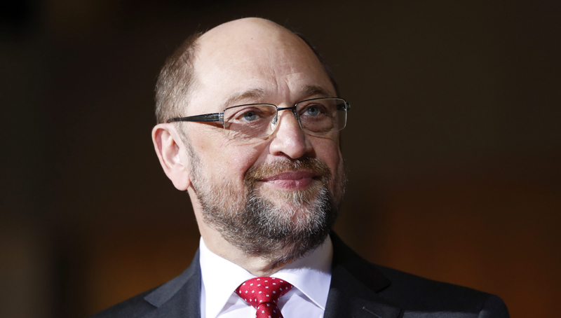 Ο Σουλτς θα «χτυπήσει» τη Μέρκελ για την καγκελαρία – Εγκρίθηκε από το SPD η υποψηφιότητά του