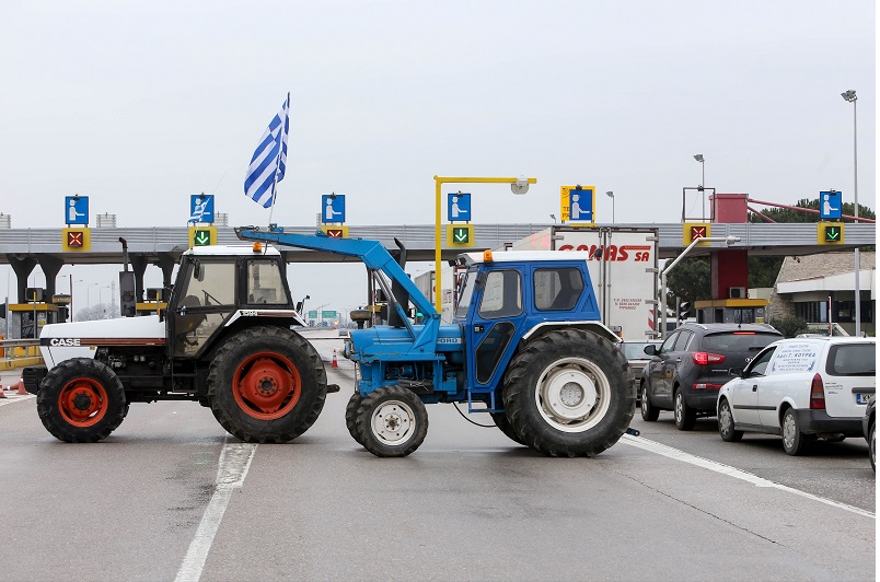 Αγρότες: Ανοιχτοί υπό όρους σε διάλογο με την κυβέρνηση – Ενισχύονται τα μπλόκα