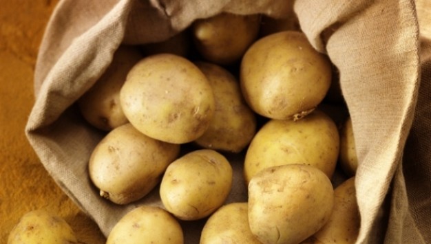 Καλάβρυτα: Διανέμονται πατάτες σε πολύτεκνες οικογένειες