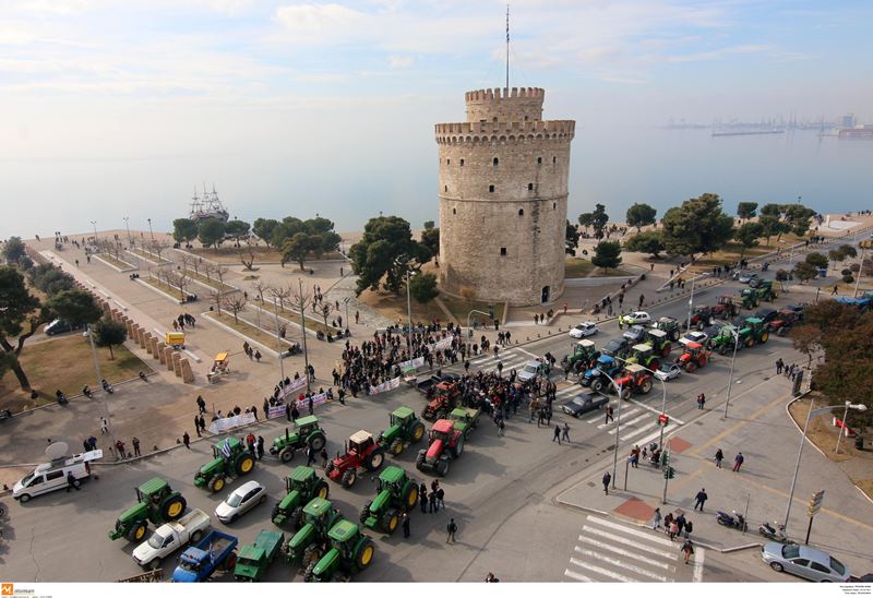 Στο Λευκό Πύργο τα τρακτέρ των αγροτών