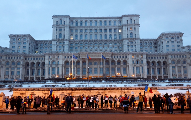 Ρουμανία: Η κυβέρνηση αποσύρει το διάταγμα για τις υποθέσεις διαφθοράς