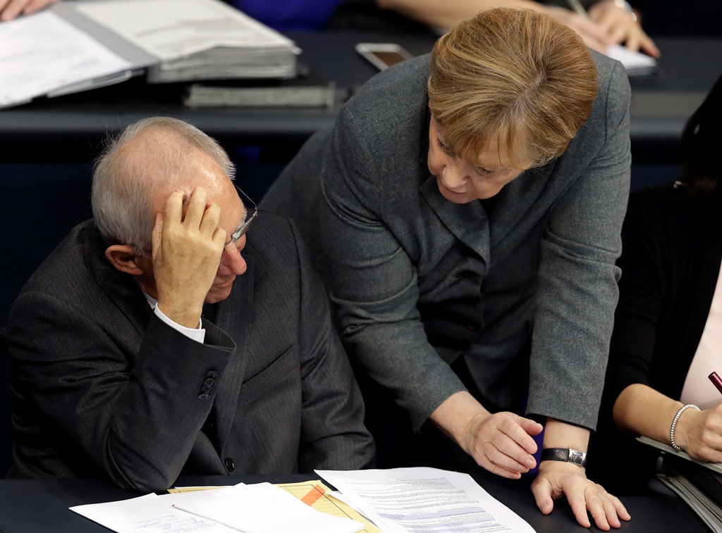 Η Γερμανική Βουλή «αδειάζει» τον Σόιμπλε