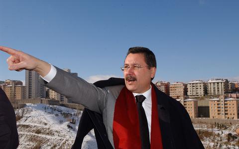 Τουρκία: Ο δήμαρχος της Άγκυρας κατηγορεί εχθρικές δυνάμεις για τους σεισμούς!