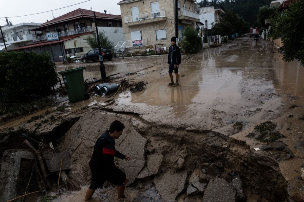 ΥΠΕΣ: 2,2 εκατομμύρια ευρώ σε 28 πληγέντες δήμους από την κακοκαιρία (Photos)