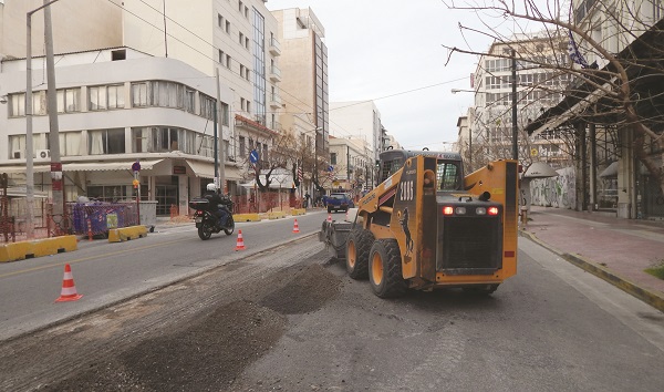 Προσοχή! Μετ’ εμποδίων η κυκλοφορία στην Γρηγορίου Λαμπράκη, στον Πειραιά, λόγω τραμ