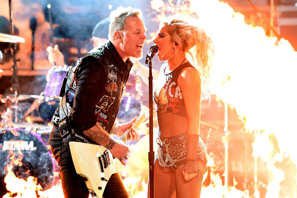 Lady Gaga και Metallica μαζί στη σκηνή των βραβείων Grammy (video)