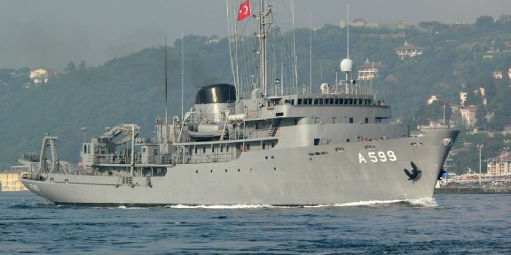 Τσεσμέ: Βόλτες στο Αιγαίο για το τουρκικό πλοίο