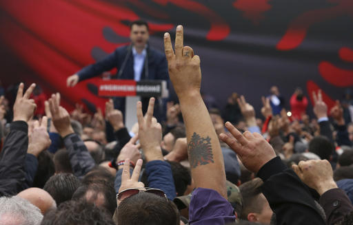 Αλβανία: Στα όρια του εμφυλίου – Η αντιπολίτευση καλεί σε ανυπακοή και ζητάει εκλογές από υπηρεσιακή κυβέρνηση