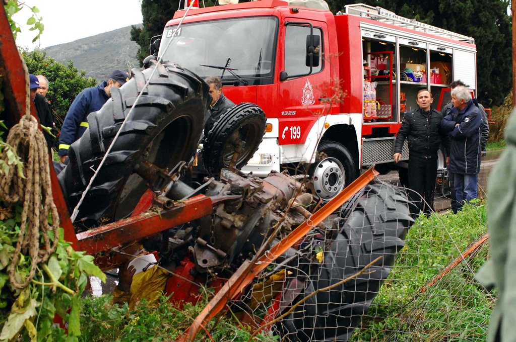 Αγρίνιο: Νεκρός 72χρονος από ανατροπή τρακτέρ