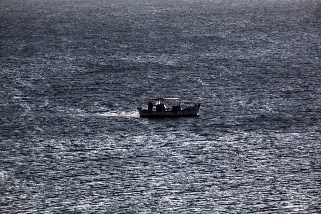 Ρόδος: Αγνοούνται τρεις ψαράδες