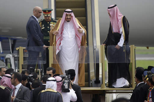 460 τόνοι οι αποσκευές του Σαουδάραβα βασιλιά στο ταξίδι του στην Ινδονησία (Photos)