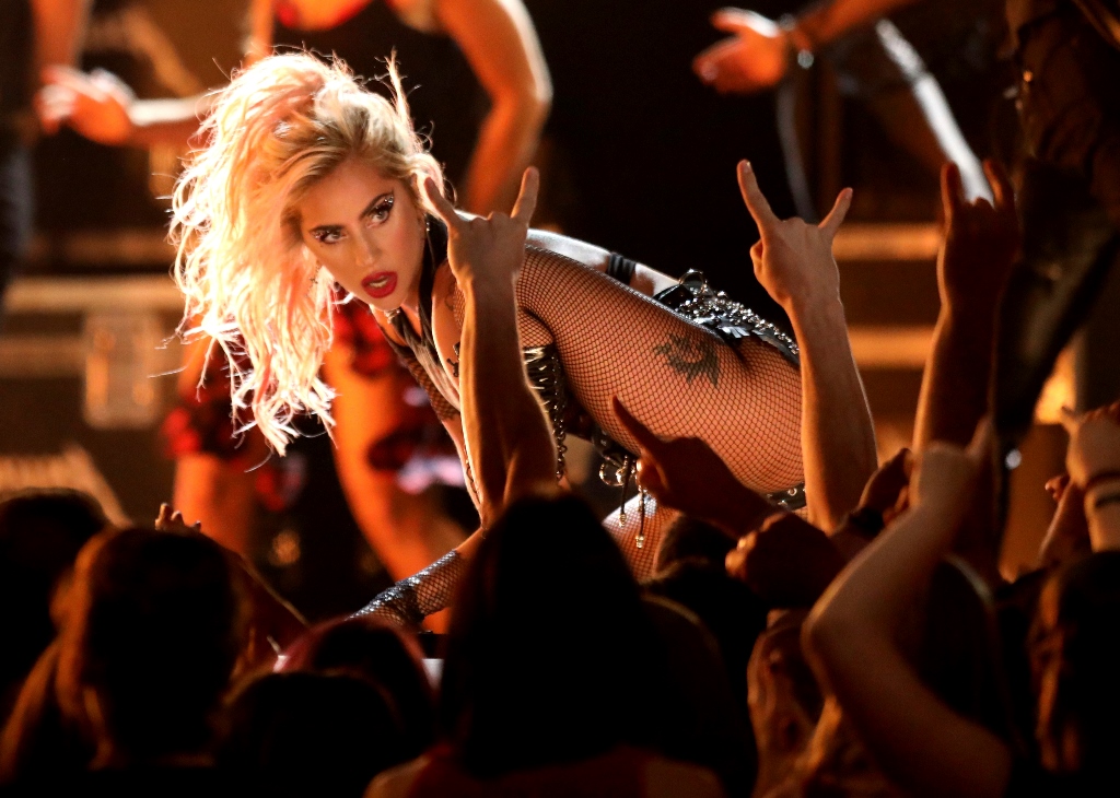 Φεστιβάλ Coachella: Η Lady Gaga αντικαθιστά την έγκυο Μπιγιονσέ