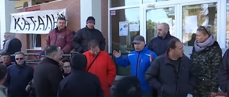Kατάληψη του δήμου Θερμαϊκού από εργαζόμενους (Video)