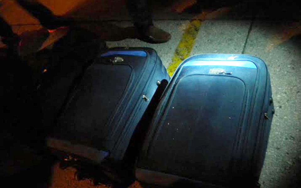 Μυτιλήνη: Πρόσφυγας κουβαλούσε στη βαλίτσα το γιο της!