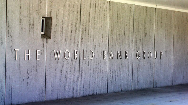 Κομισιόν: «Βρισκόμαστε σε επαφή με την Παγκόσμια Τράπεζα για ενδεχόμενο δάνειο στην Ελλάδα»