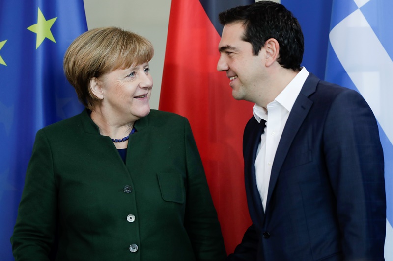 Spiegel: H γερμανική κυβέρνηση ανοικτή σε νέες ελαφρύνσεις του ελληνικού χρέους πριν το 2018
