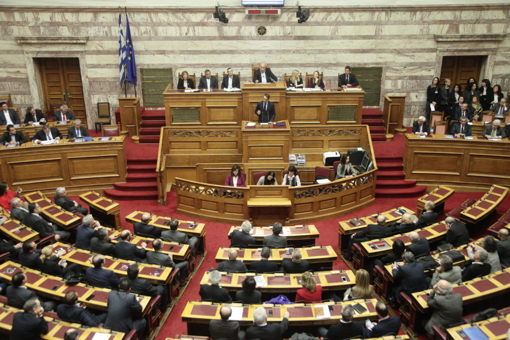 Καταργήθηκε η αυξημένη εισφορά αλληλεγγύης που πλήρωναν οι πολιτικοί – Δεν είναι σκανδαλώδης η ρύθμιση, απαντά ο Ν. Βούτσης